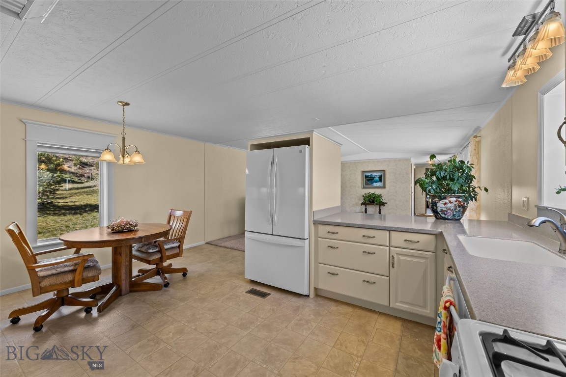 16 Orion Way
