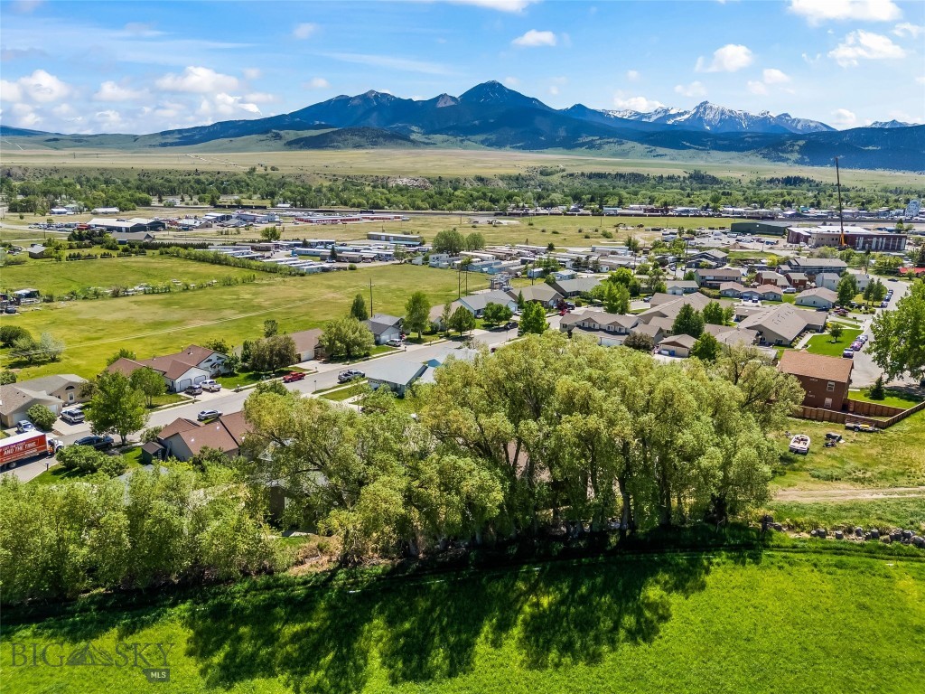1301 Absaroka Court