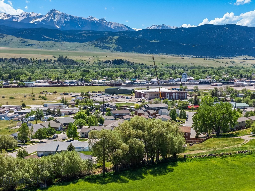 1301 Absaroka Court
