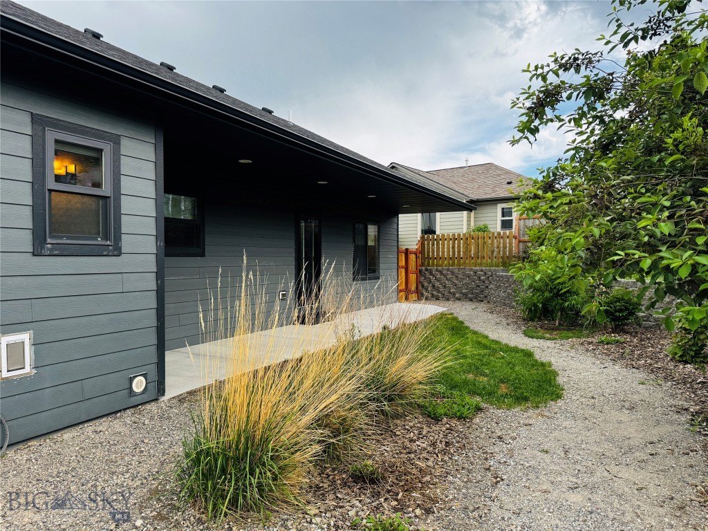 1007 Meriwether Drive E