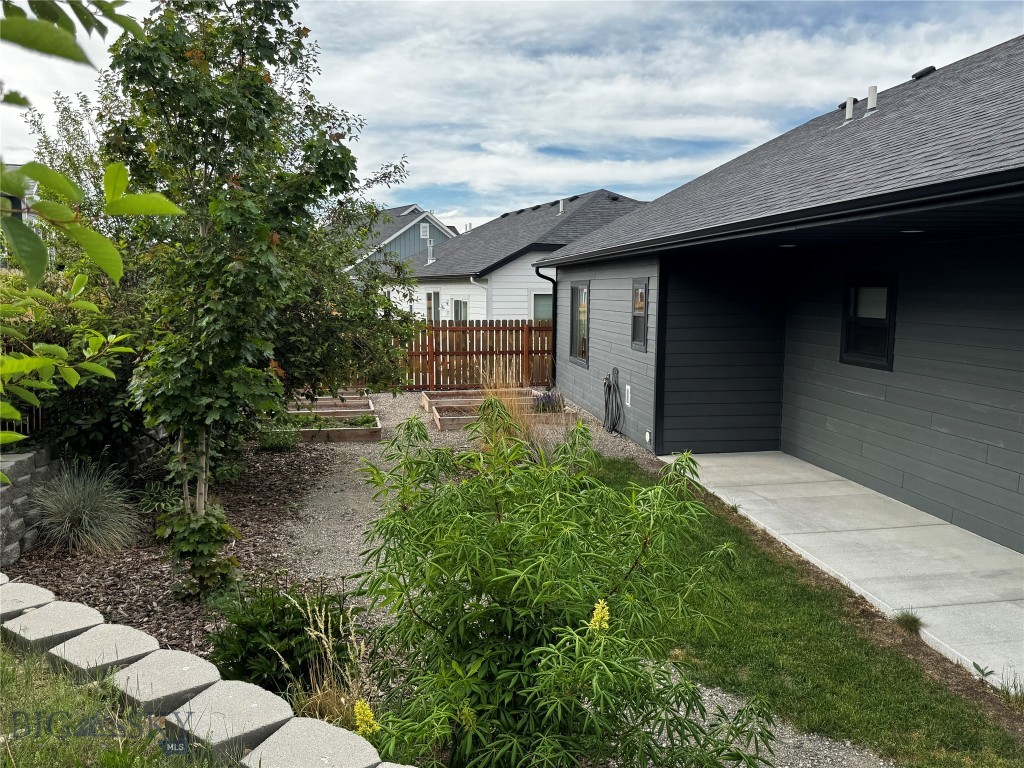 1007 Meriwether Drive E