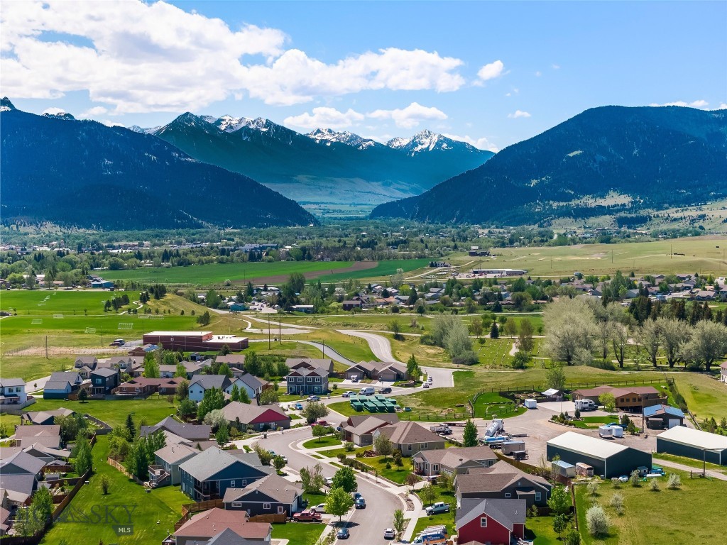 1117 Ridgeview Trail