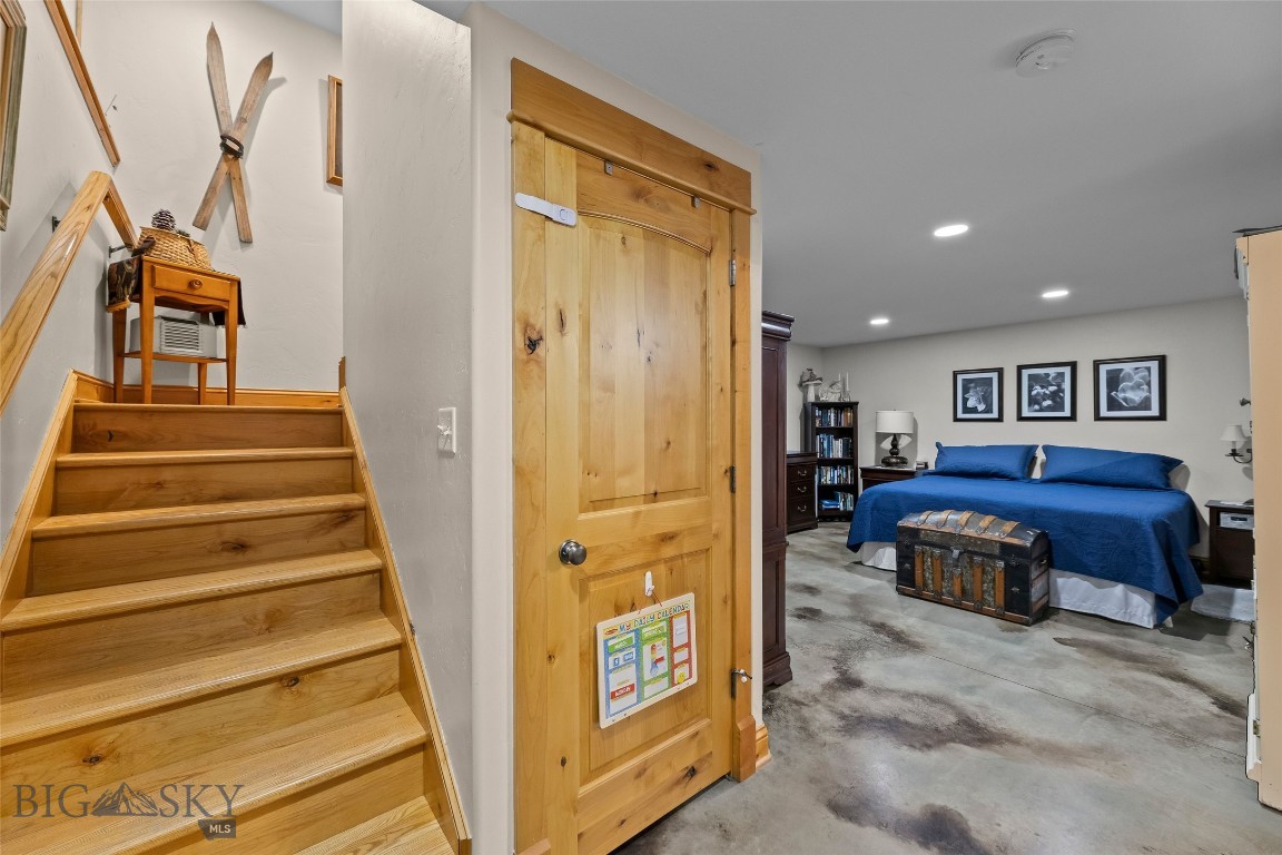 95 W Julie Court