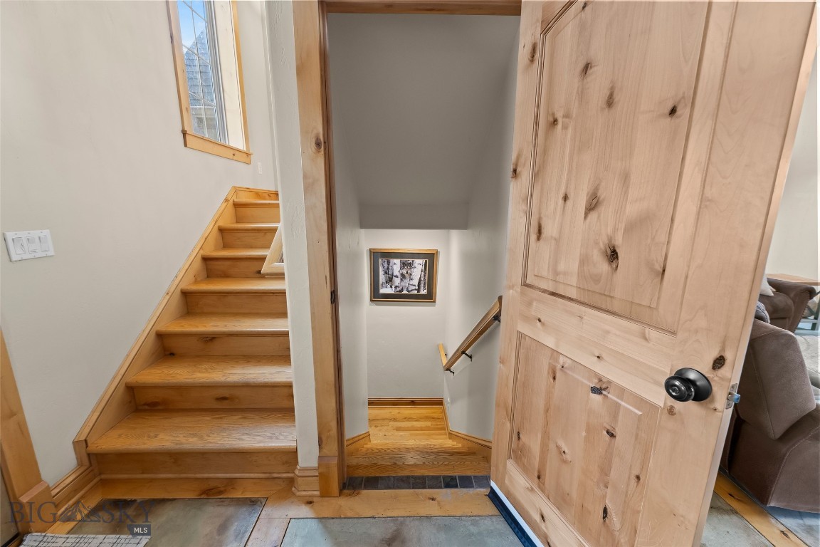 95 W Julie Court