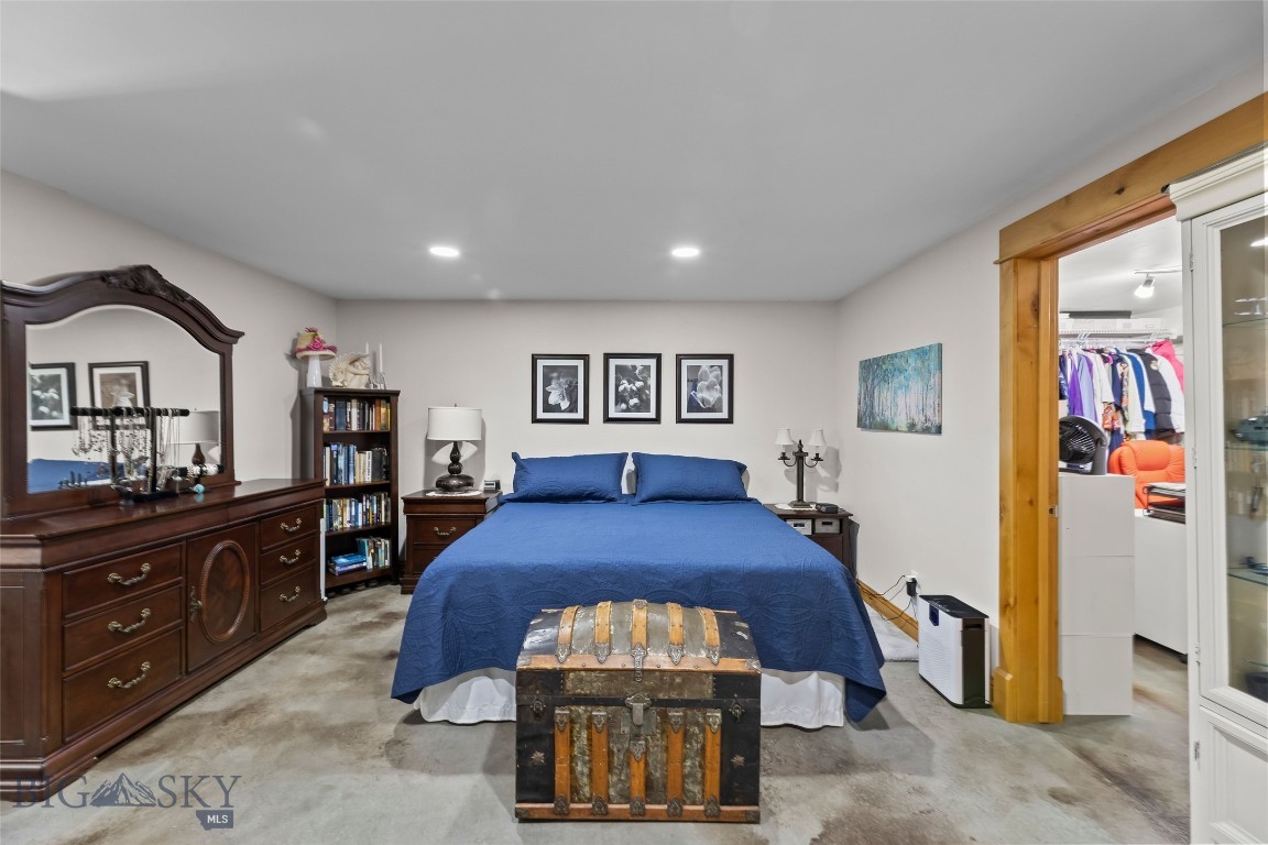 95 W Julie Court