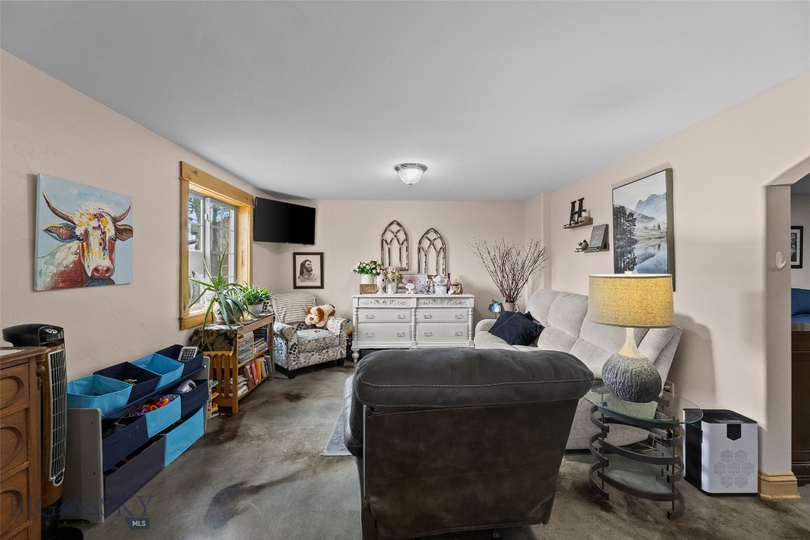 95 W Julie Court