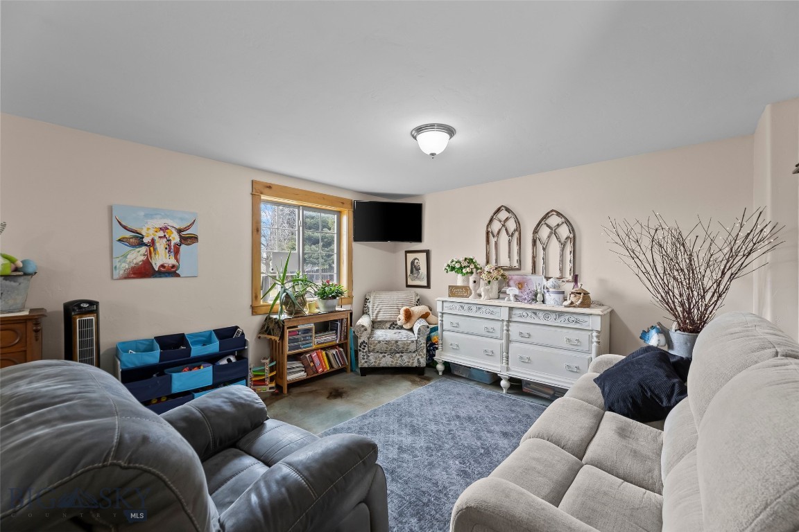 95 W Julie Court