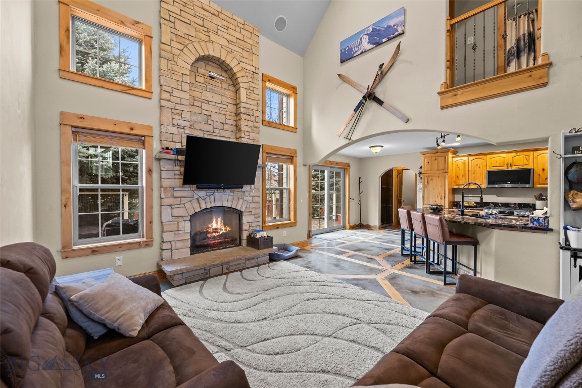 95 W Julie Court