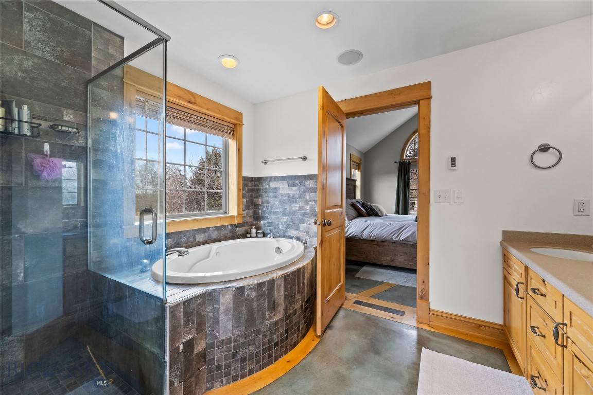 95 W Julie Court