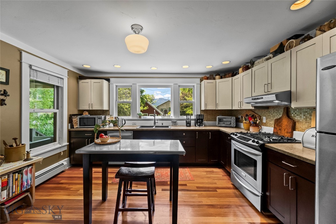 425 N B Street
