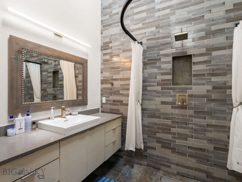 116 N 5th Street N 4