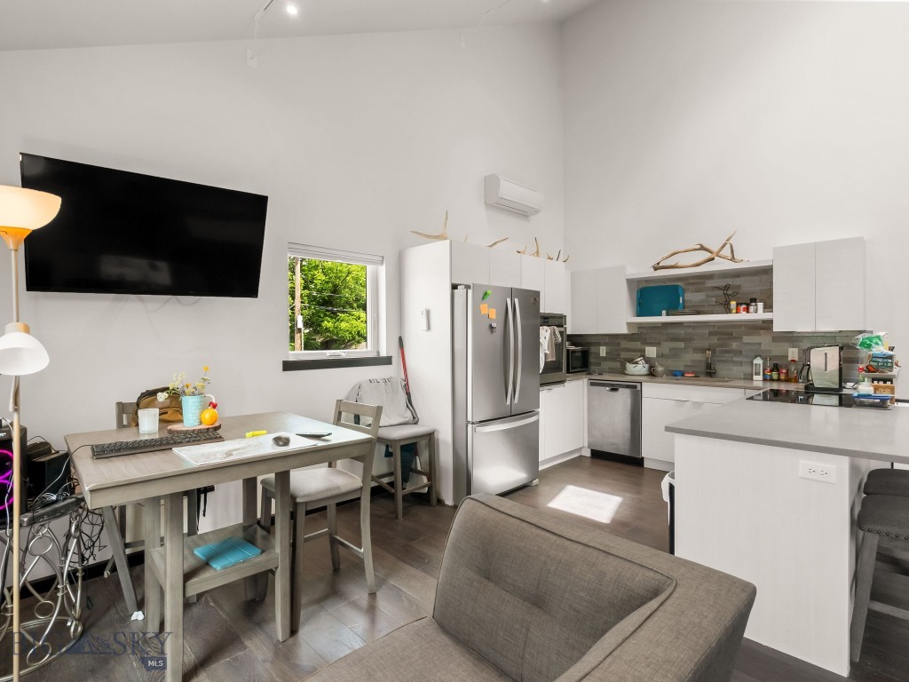 116 N 5th Street N 4
