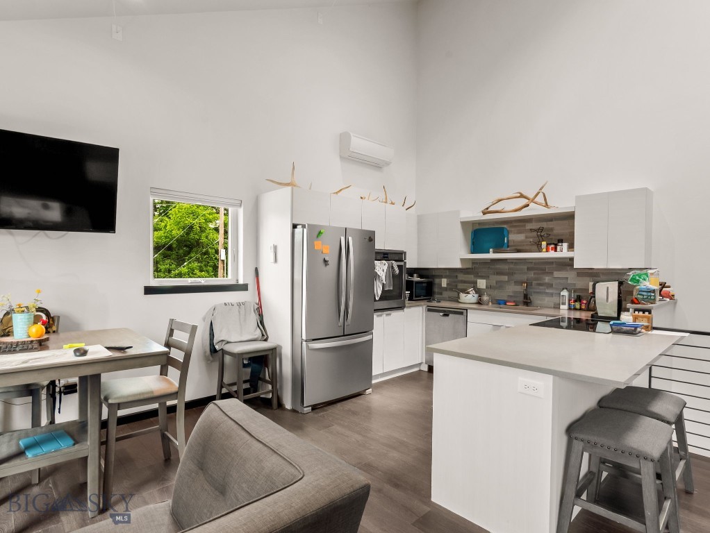 116 N 5th Street N 4