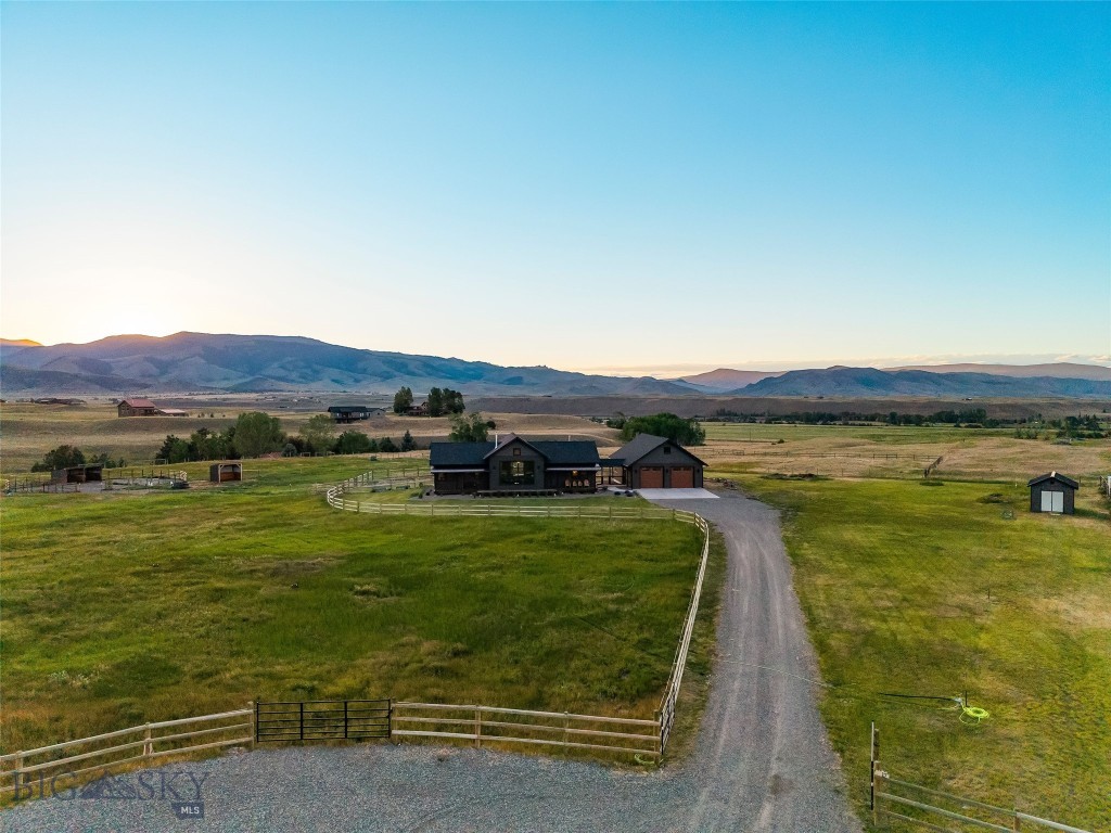17 Packstring Trail