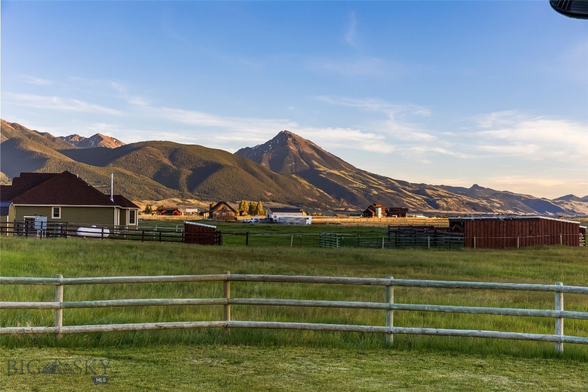17 Packstring Trail