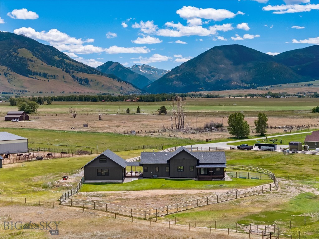 17 Packstring Trail
