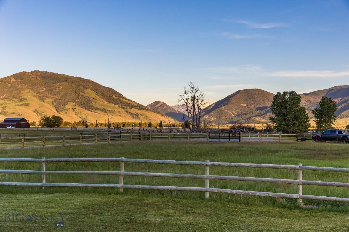 17 Packstring Trail