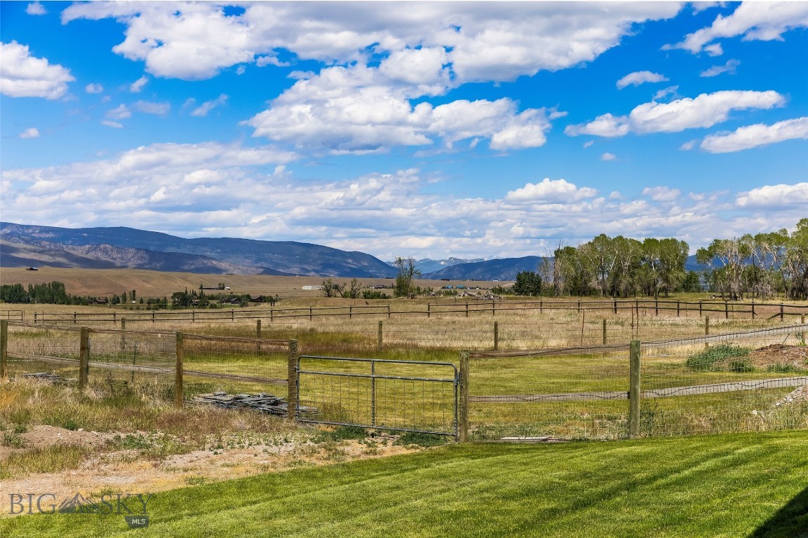 17 Packstring Trail