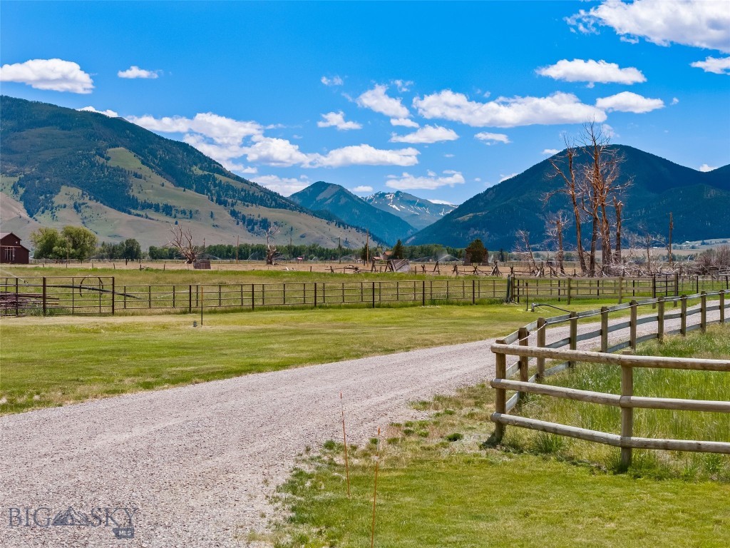17 Packstring Trail