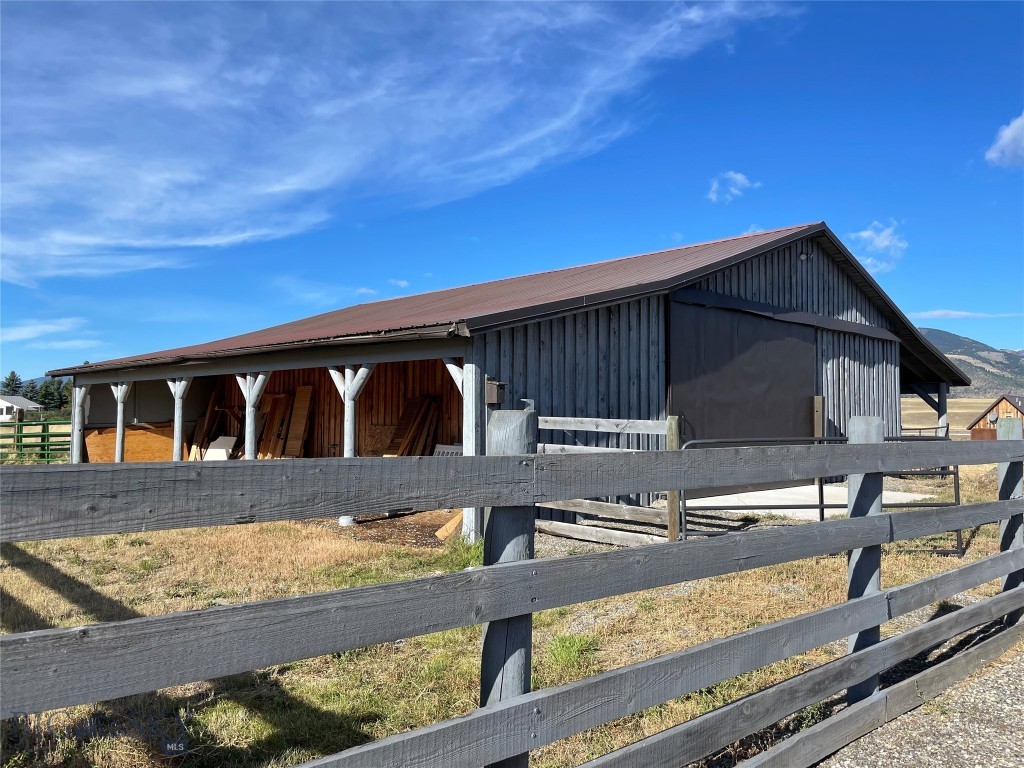 56 Yellowstone Trail