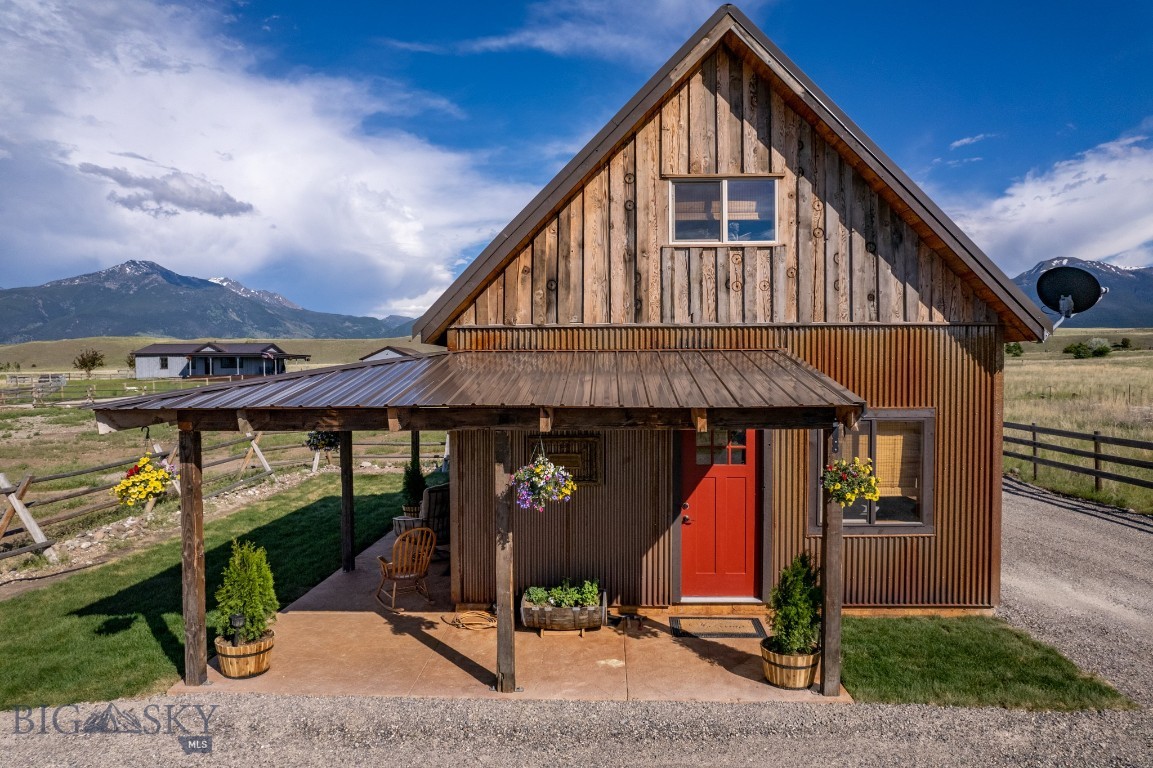 56 Yellowstone Trail