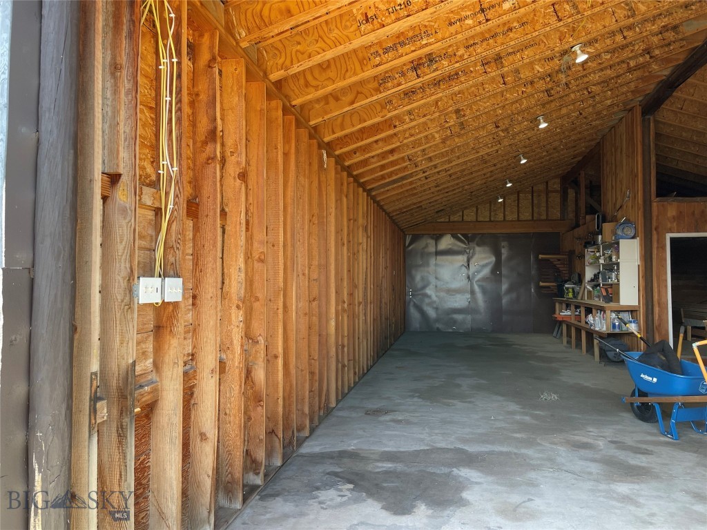 56 Yellowstone Trail