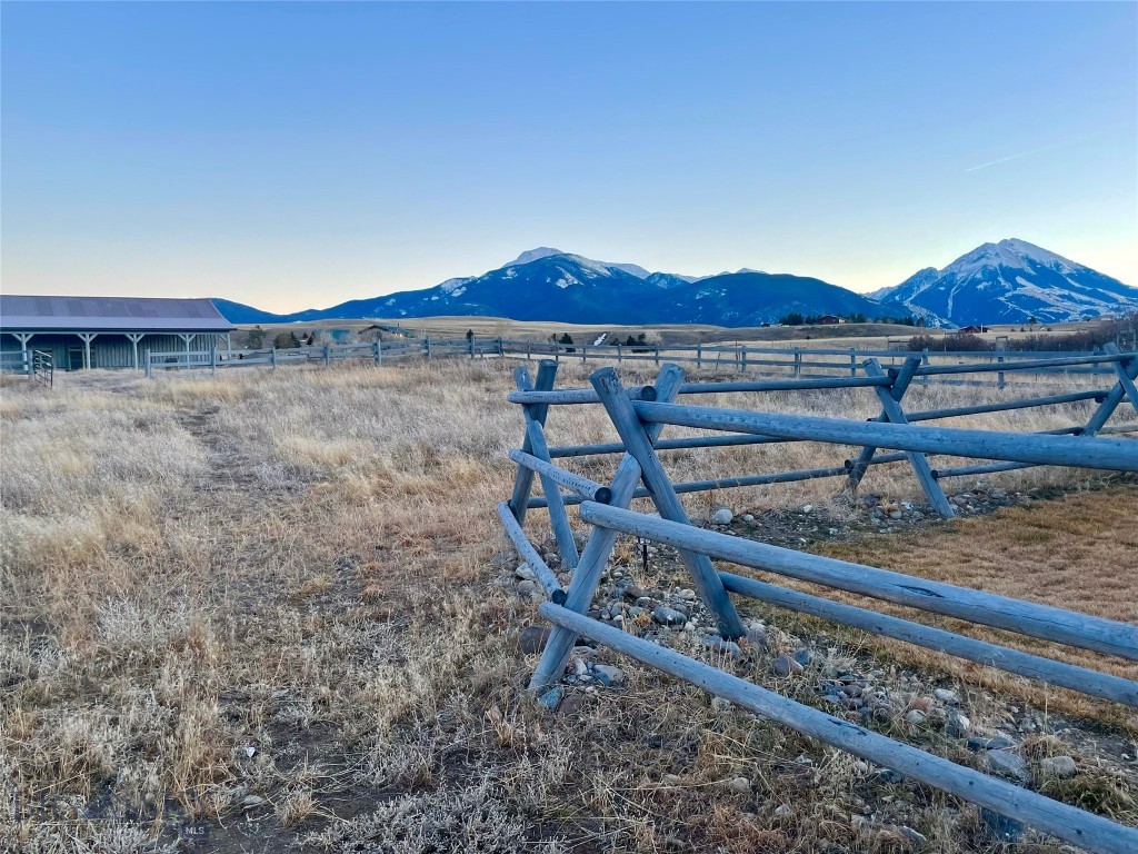 56 Yellowstone Trail