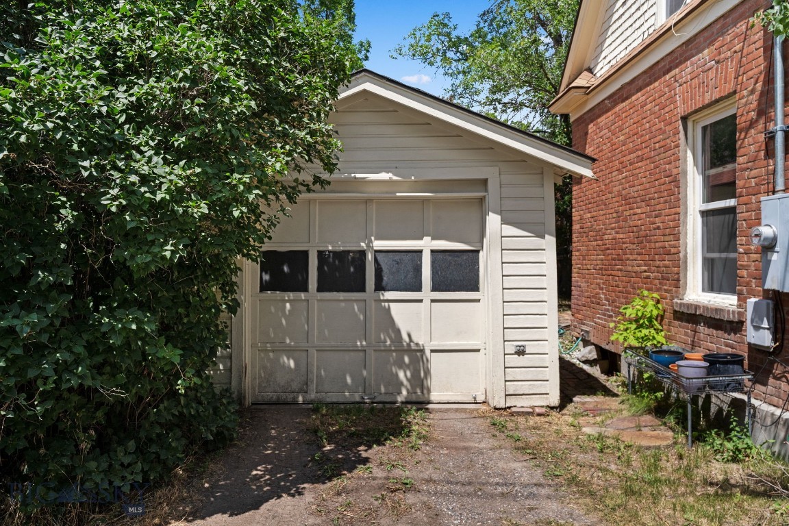 121 N Yellowstone Street