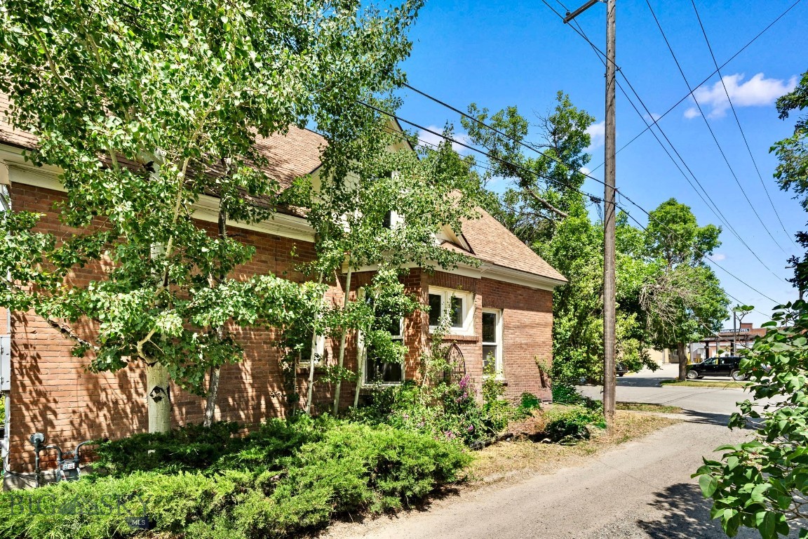 121 N Yellowstone Street