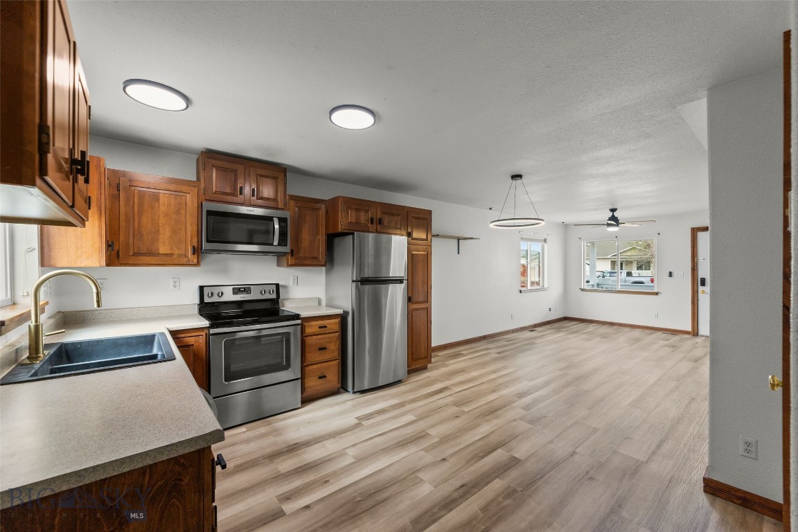 72 W Magnolia Drive