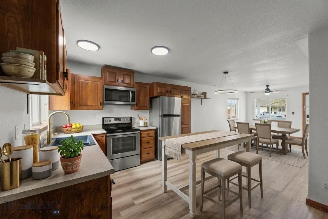 72 W Magnolia Drive