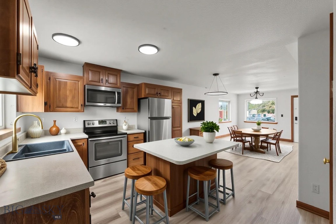 72 W Magnolia Drive
