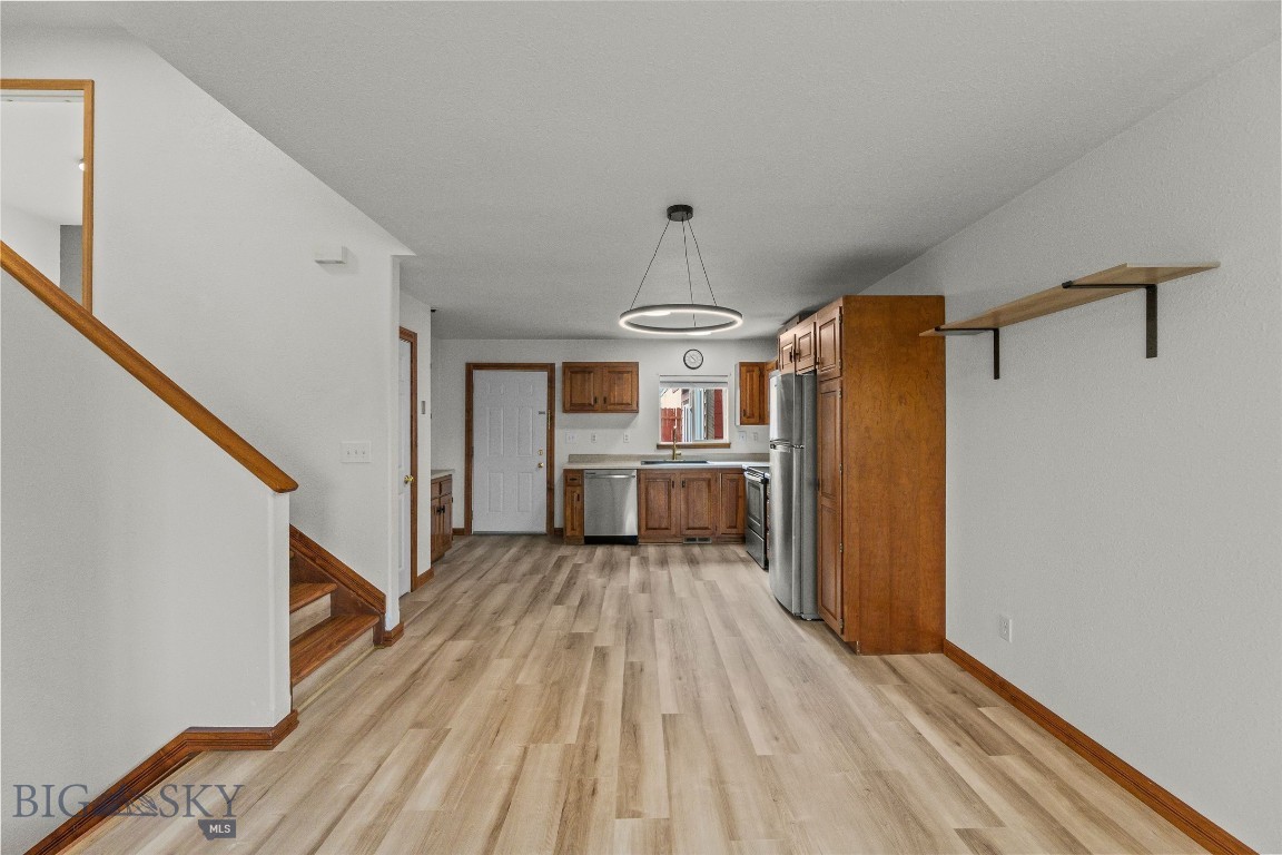 72 W Magnolia Drive