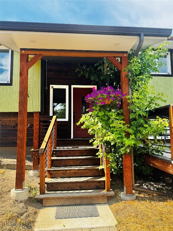 205 E Montana Street