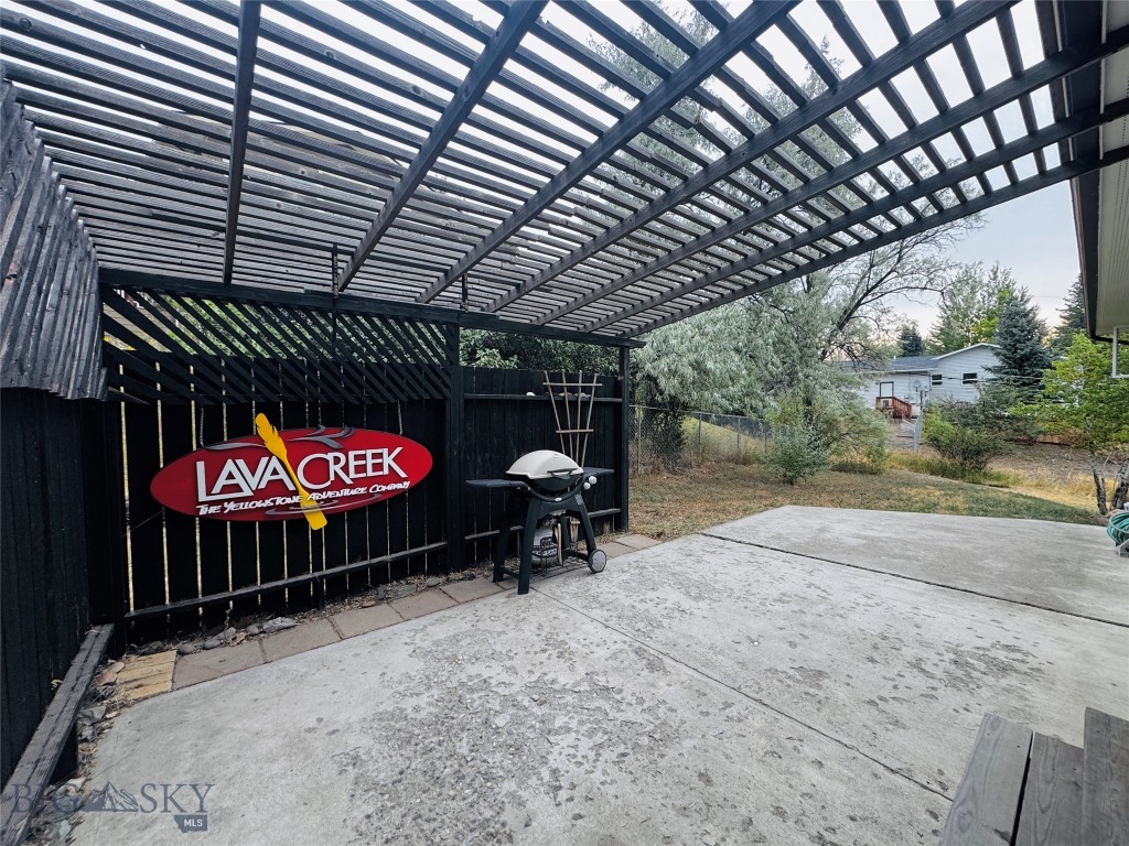 205 E Montana Street