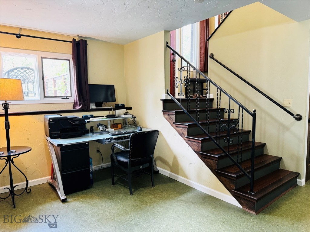 205 E Montana Street