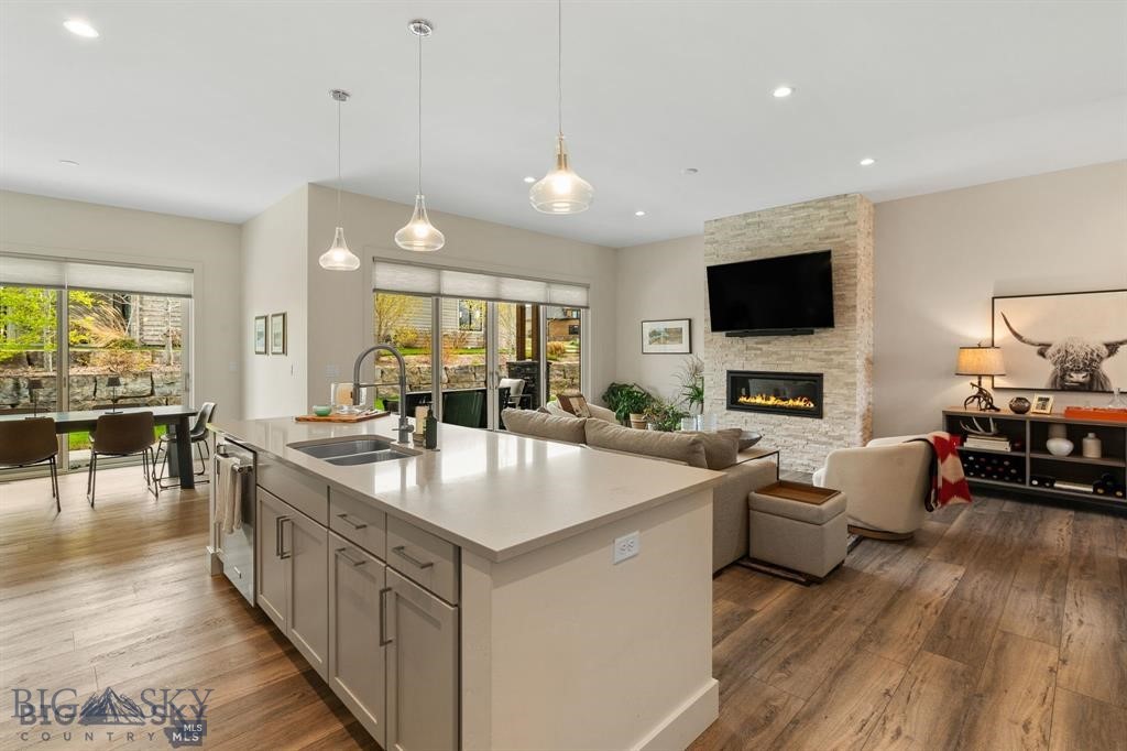 203 Wickwire Way