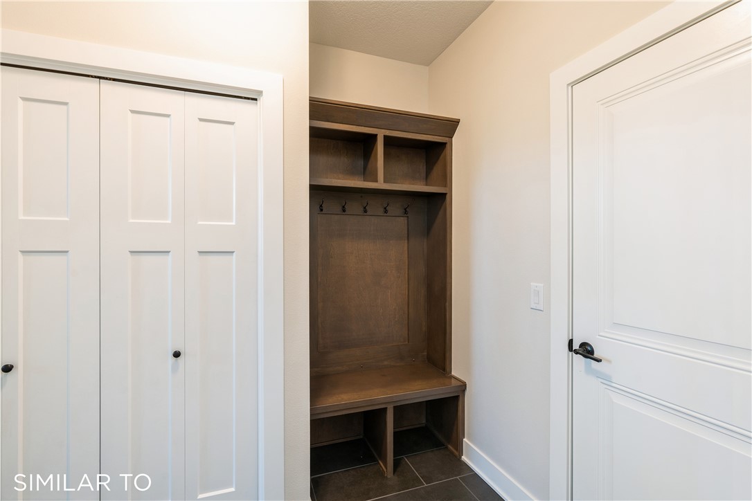 155 NW Hidden Knoll