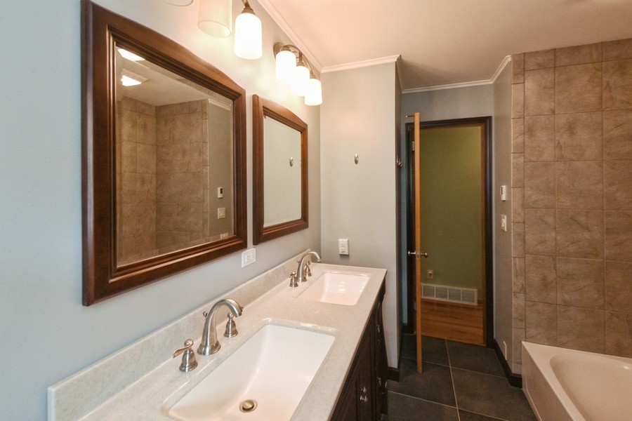 1801 Pearl Drive