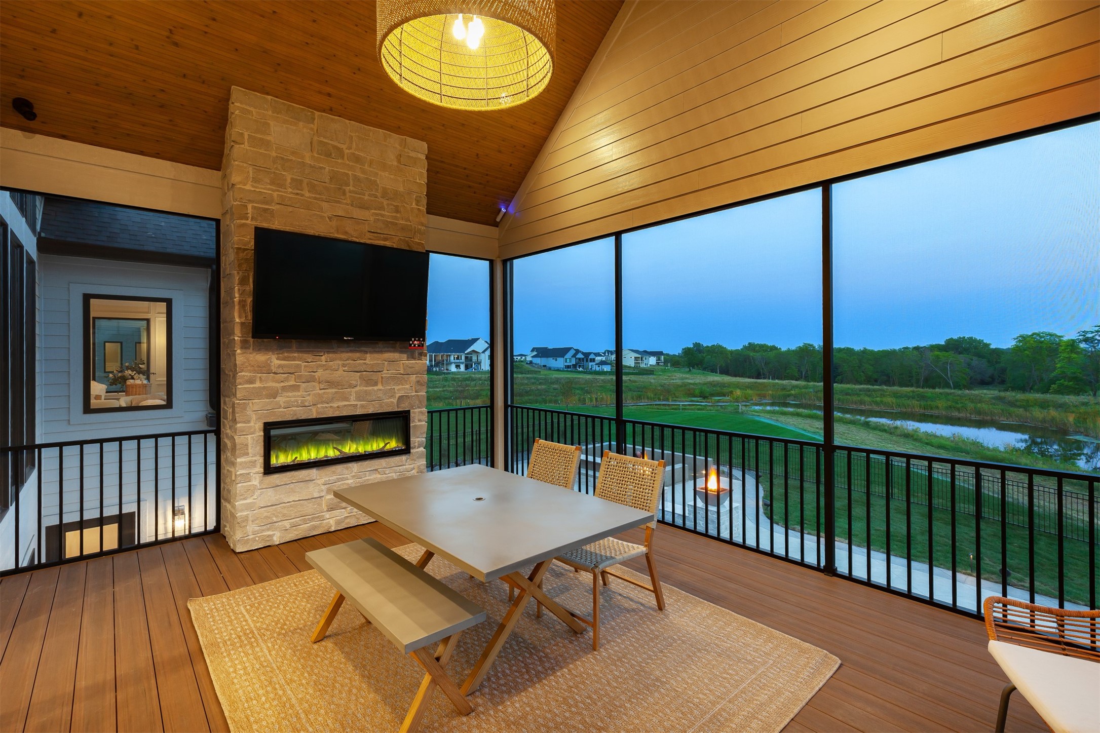 18264 Valleyview Circle