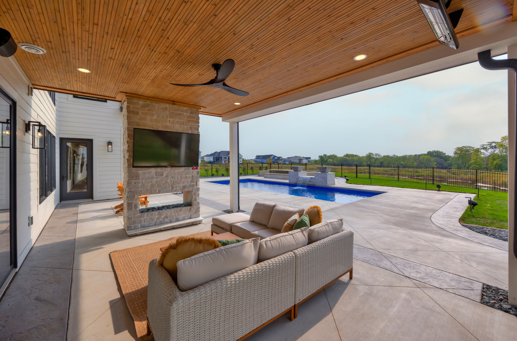 18264 Valleyview Circle