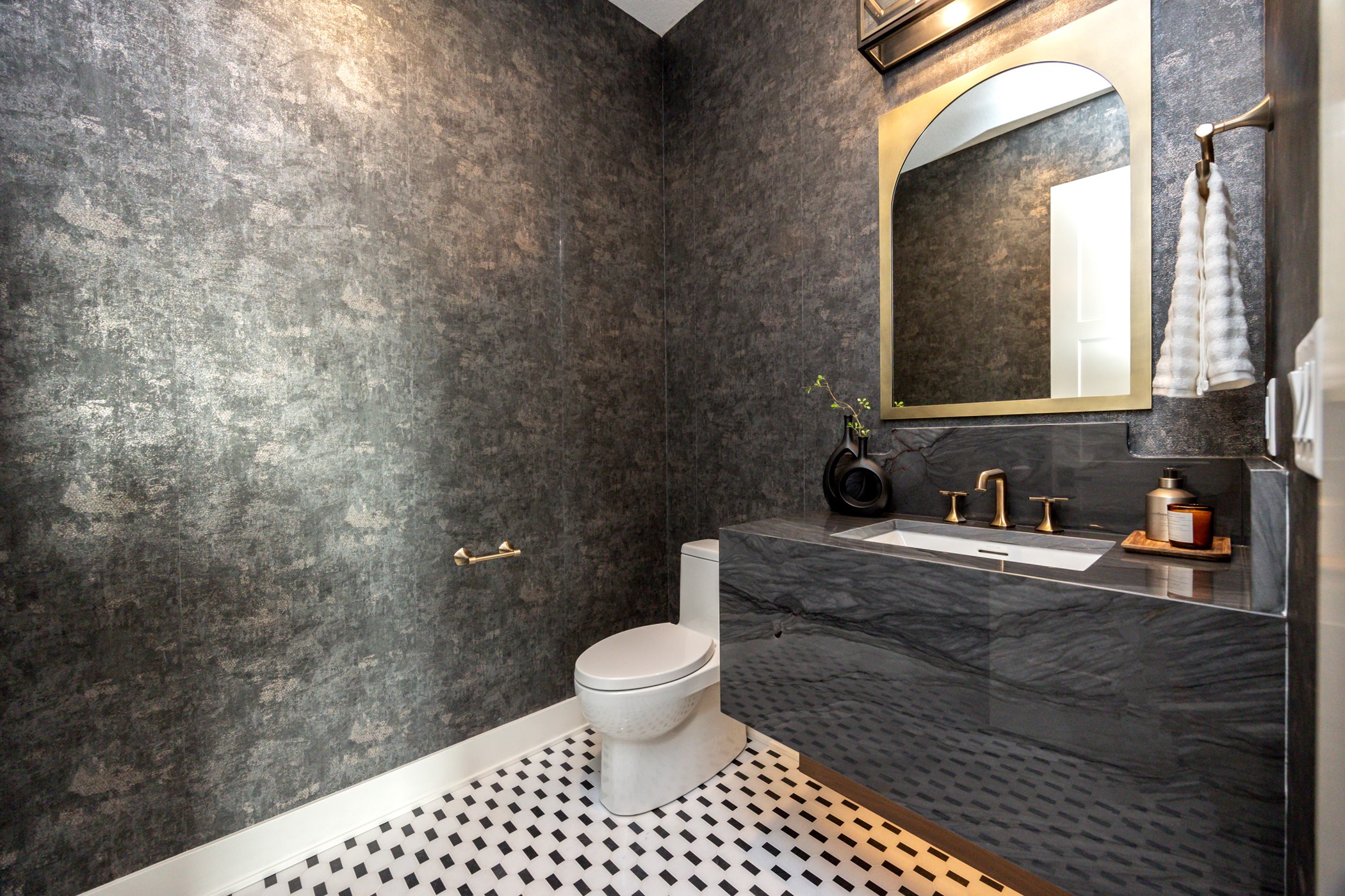 18264 Valleyview Circle