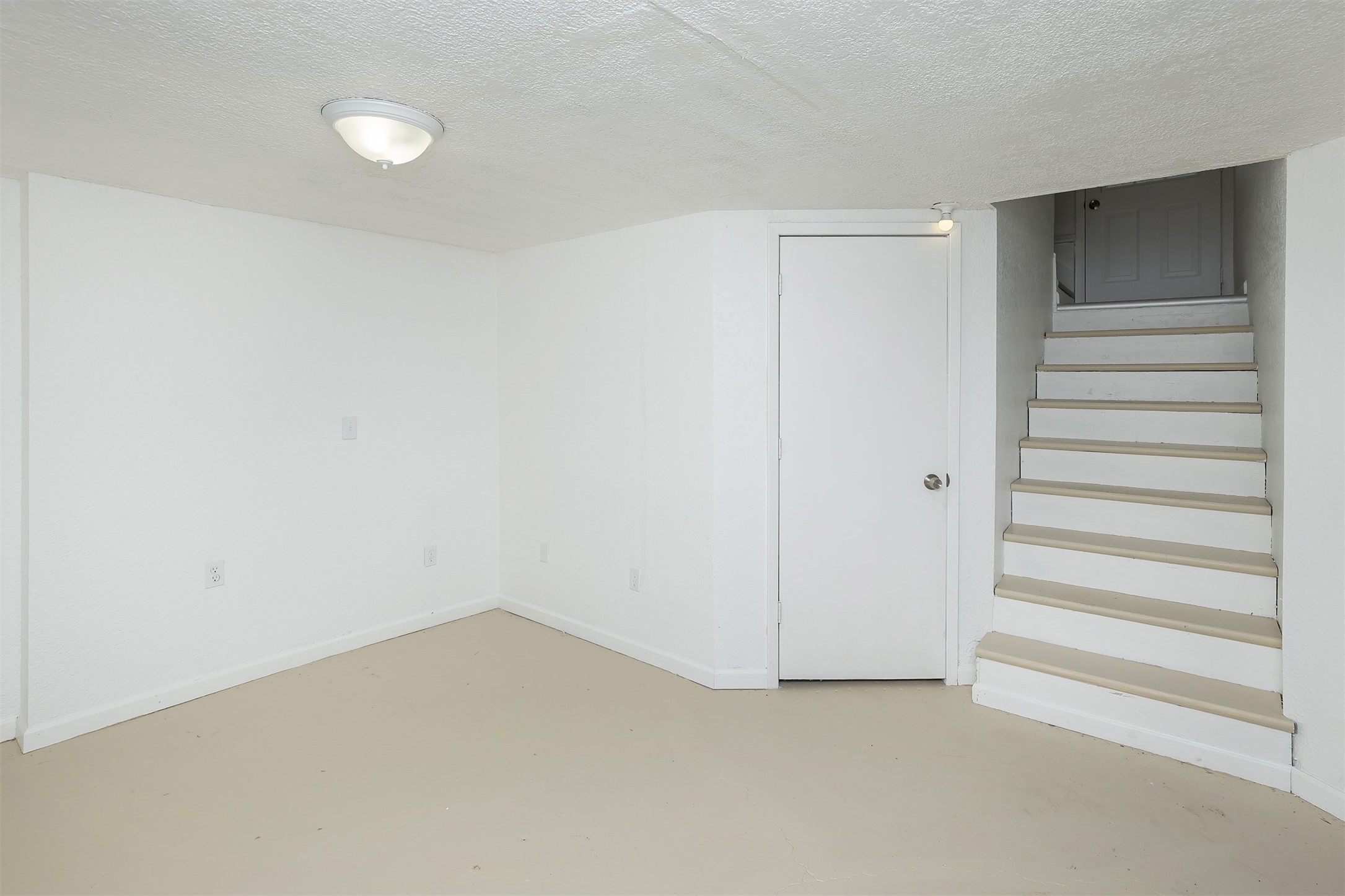 1338 E 36th Court