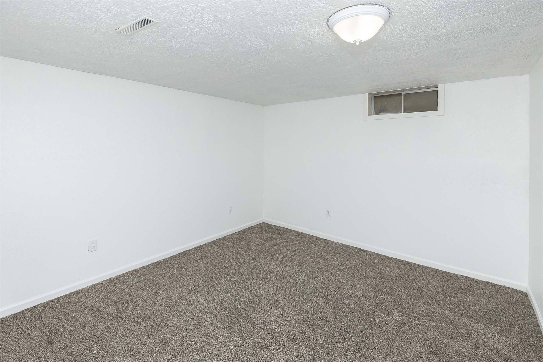 1338 E 36th Court