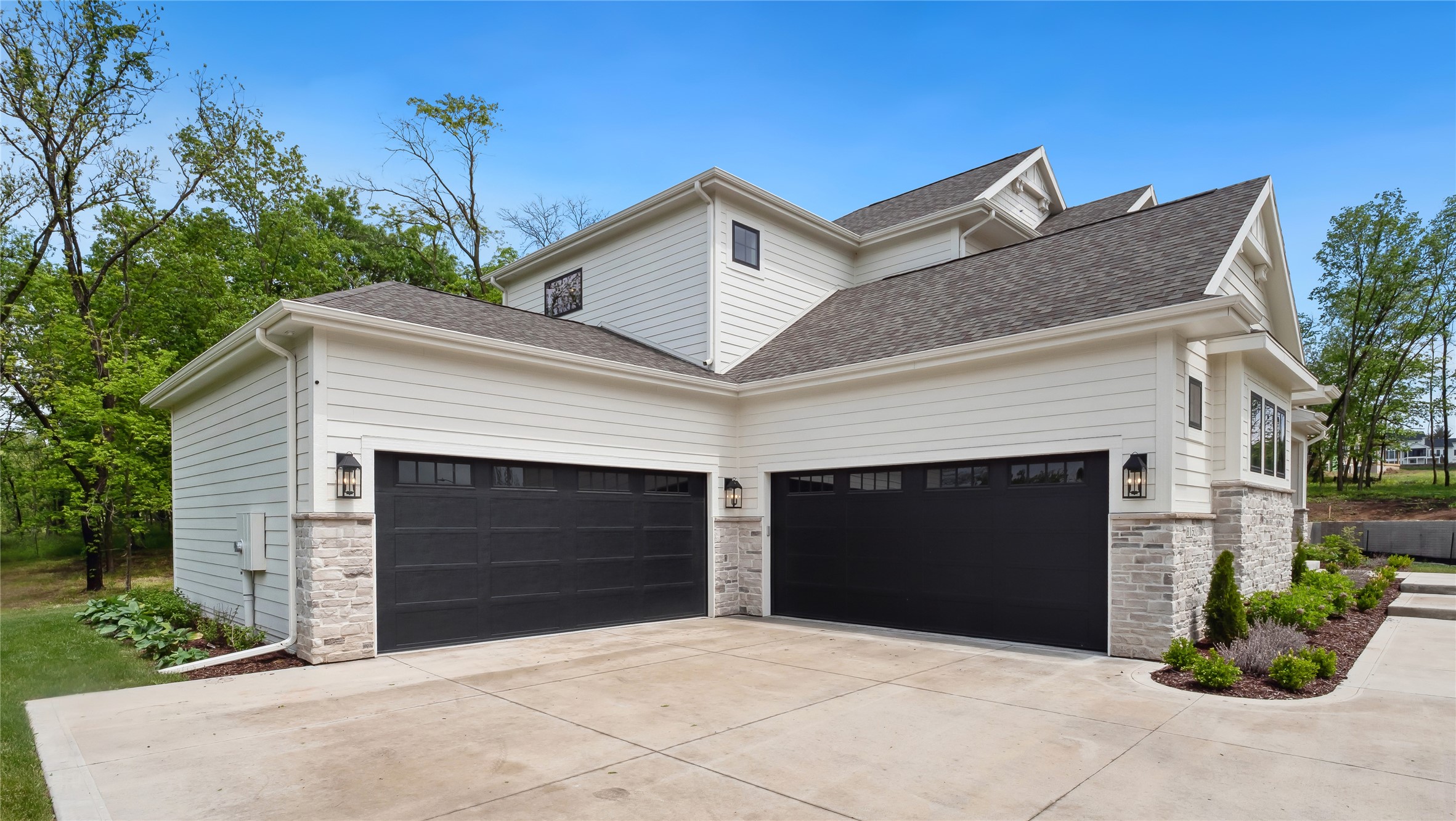 815 S Kingswood Court