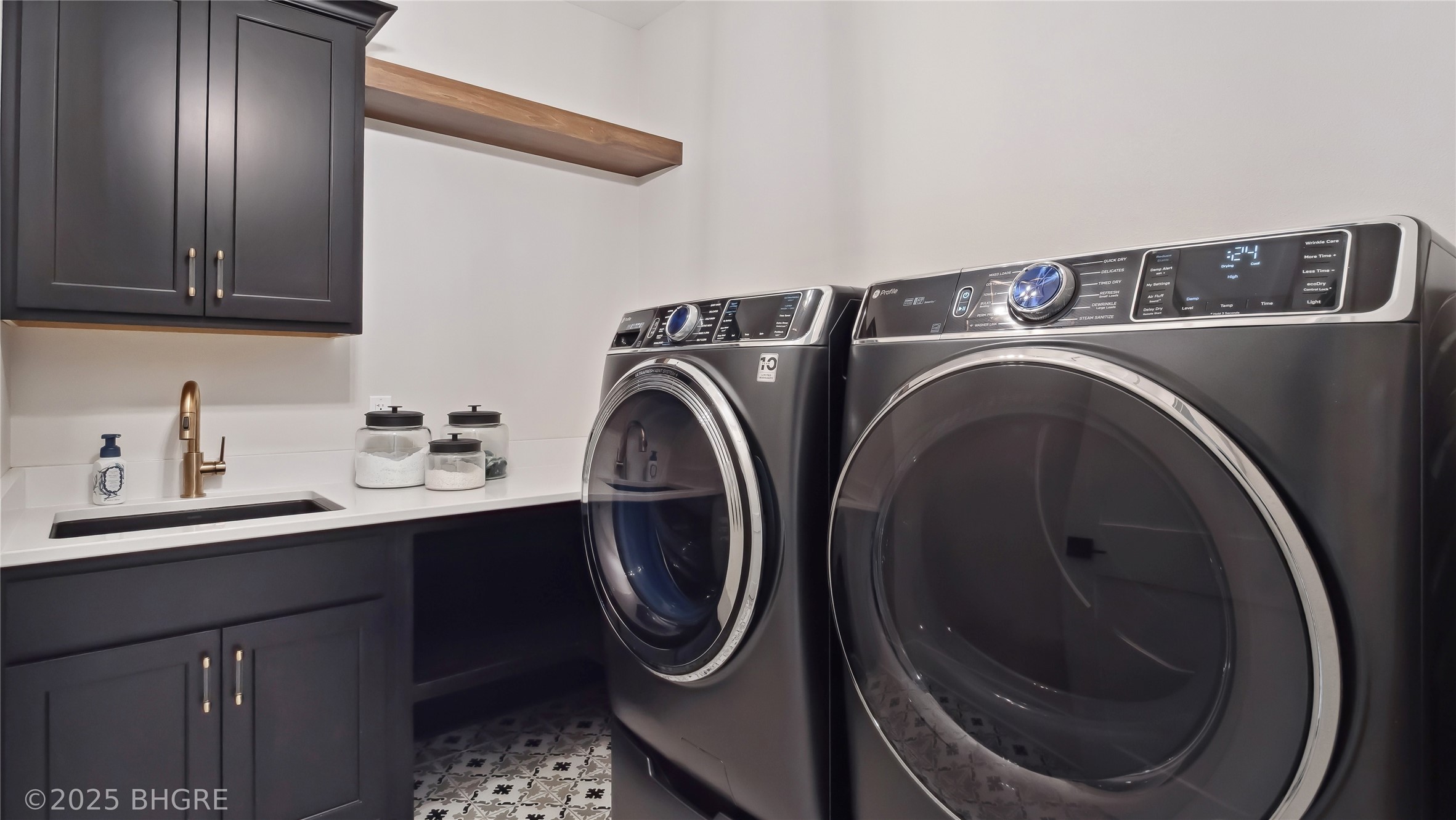 815 S Kingswood Court