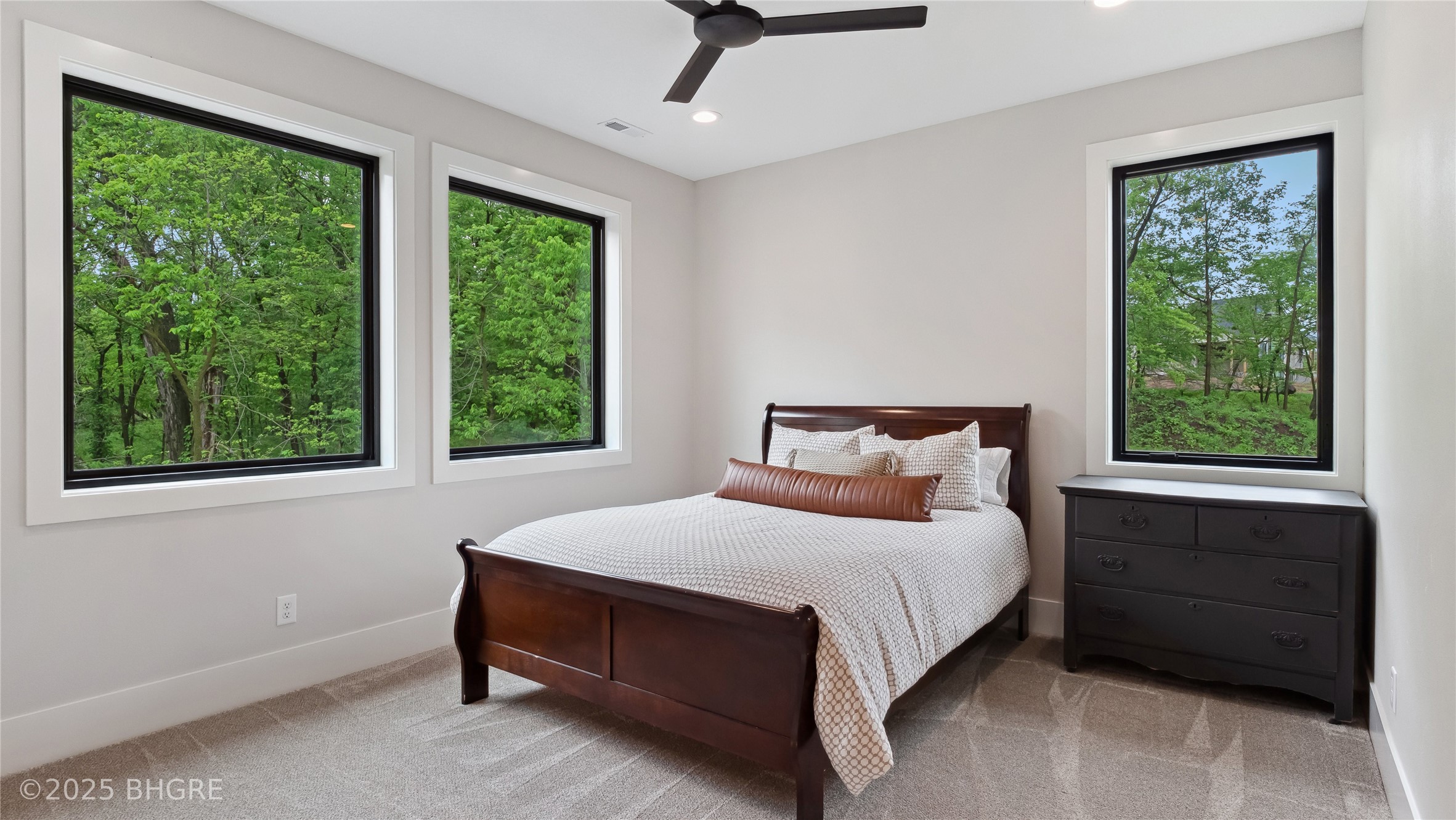 815 S Kingswood Court