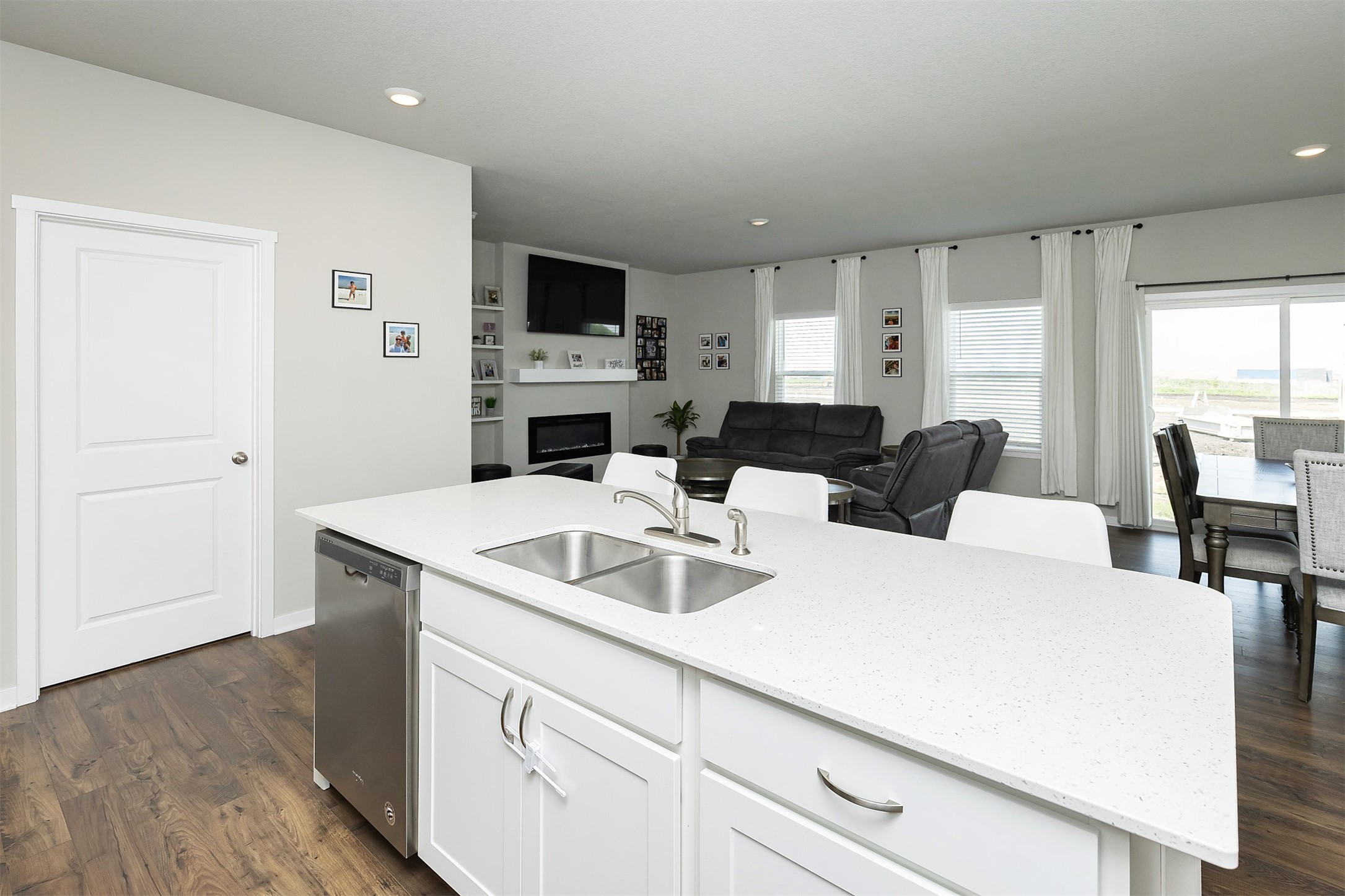 6828 NW 106th Street