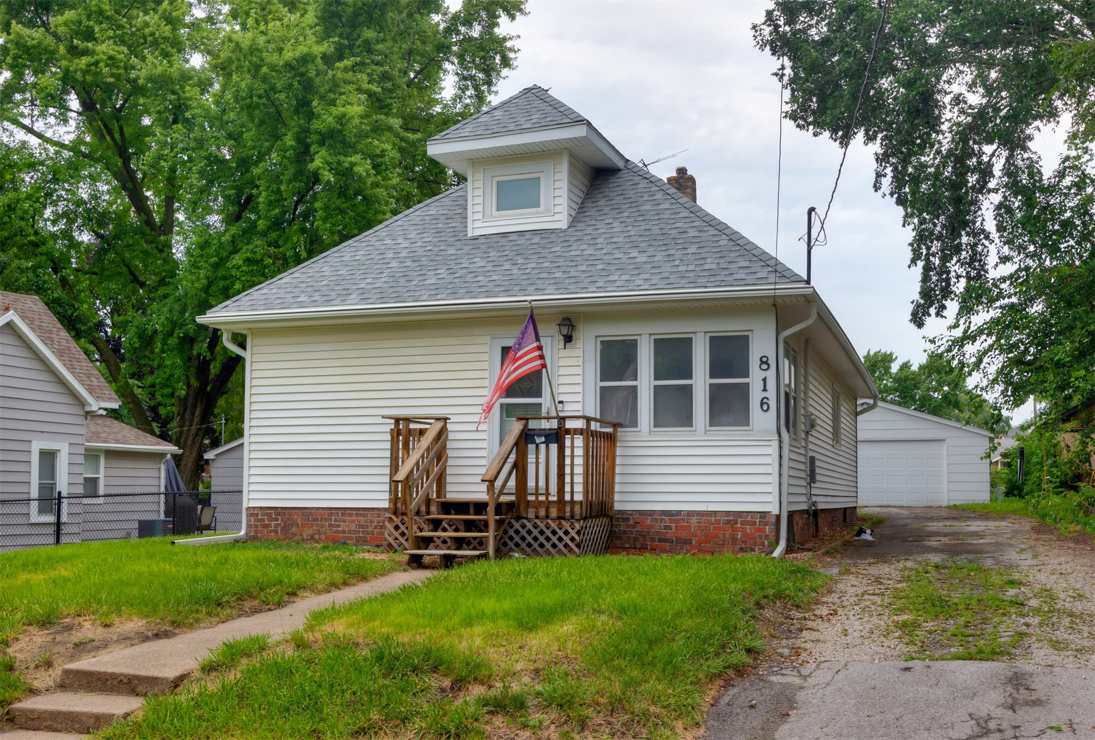 816 Boyd Street