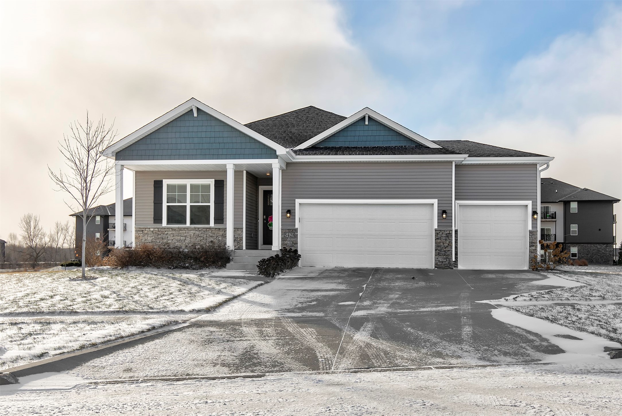 5428 Rowling Drive